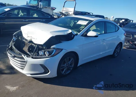 2018 Hyundai Elantra Value Edition z USA, uszkodzony, nr VIN 5NPD84LF7JH341899